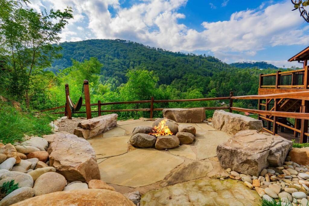 Roaring Fork Lodge Gatlinburg Bagian luar foto